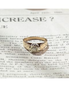 Pre-Owned Vintage 1977 9ct Yellow Gold Diamond Solitaire Ring