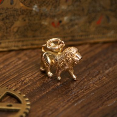 Pre-Owned Vintage 1959 9ct Yellow Gold Lion Charm
